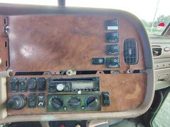 2008 PETERBILT - Image 18