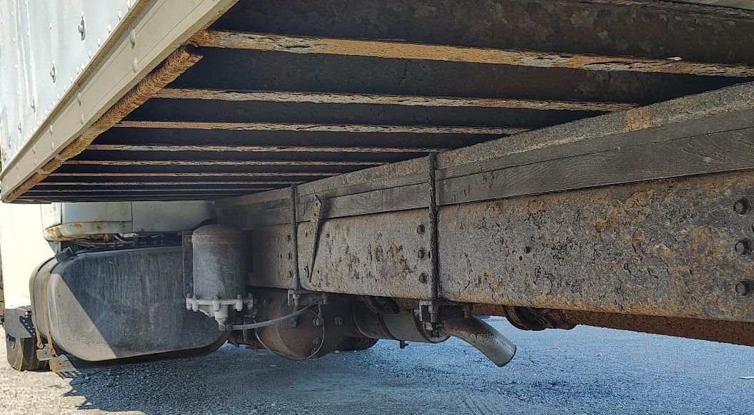 1999 INTERNATIONAL 4700 Low Profile T444E - view 15 of 48