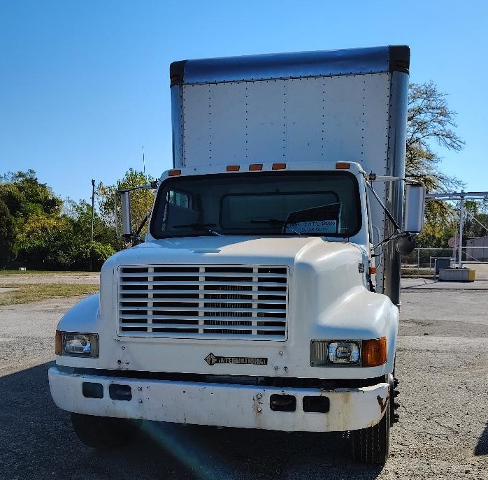 1999 INTERNATIONAL 4700 Low Profile T444E - view 11 of 48
