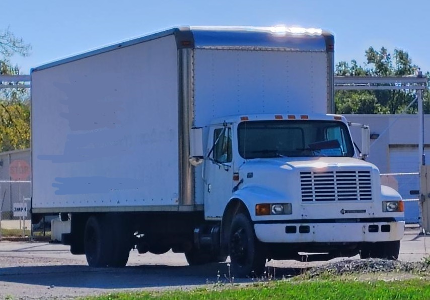 1999 INTERNATIONAL 4700 Low Profile T444E - view 9 of 48