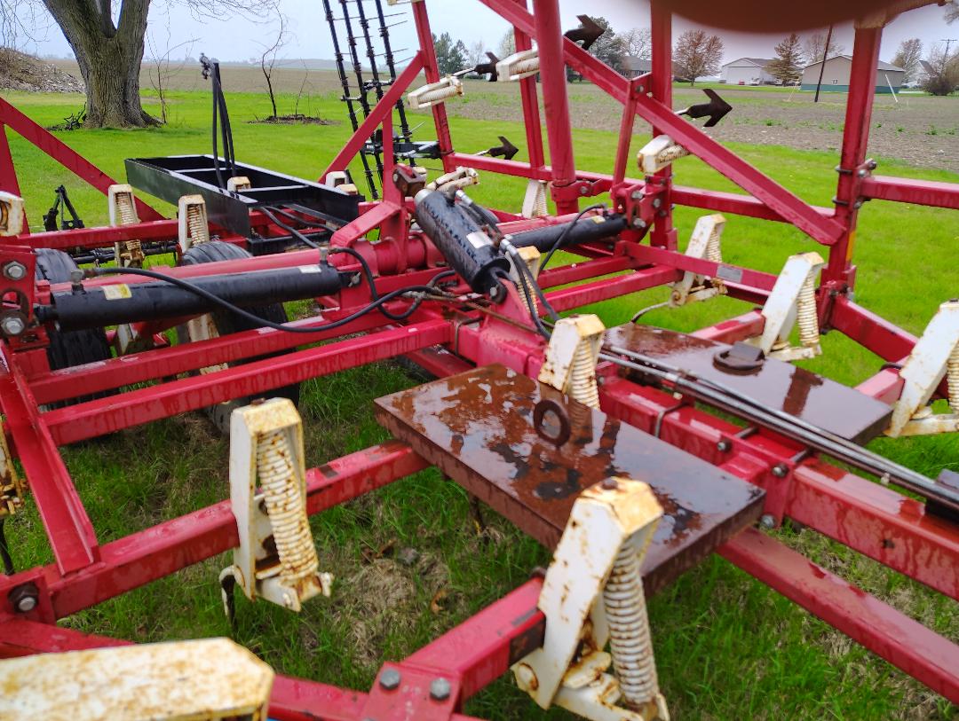 1996 WIL-RICH 2800 Field Cultivator - view 10 of 12