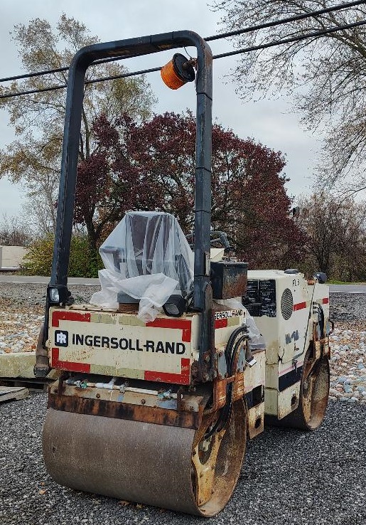 1997 INGERSOLL-RAND DD-22 Vibratory Roller - view 7 of 26