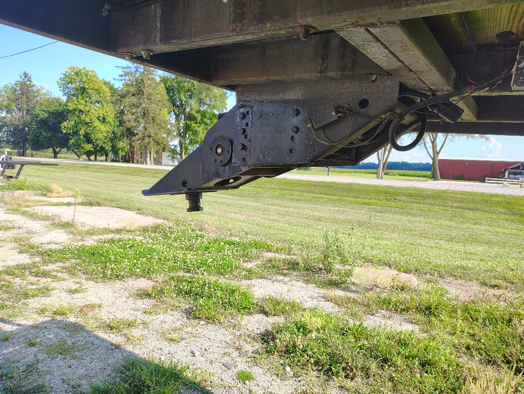 2004 CUSTOM BUILT 33 foot - view 16 of 18