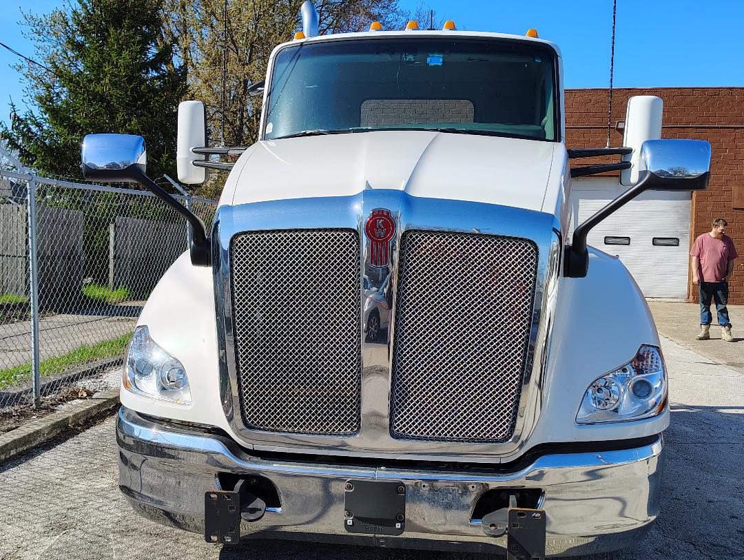 2018 KENWORTH T680 - view 2 of 40