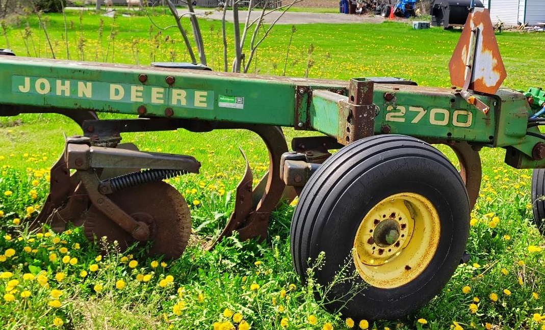 1982 JOHN DEERE 2700 Plow - view 4 of 7
