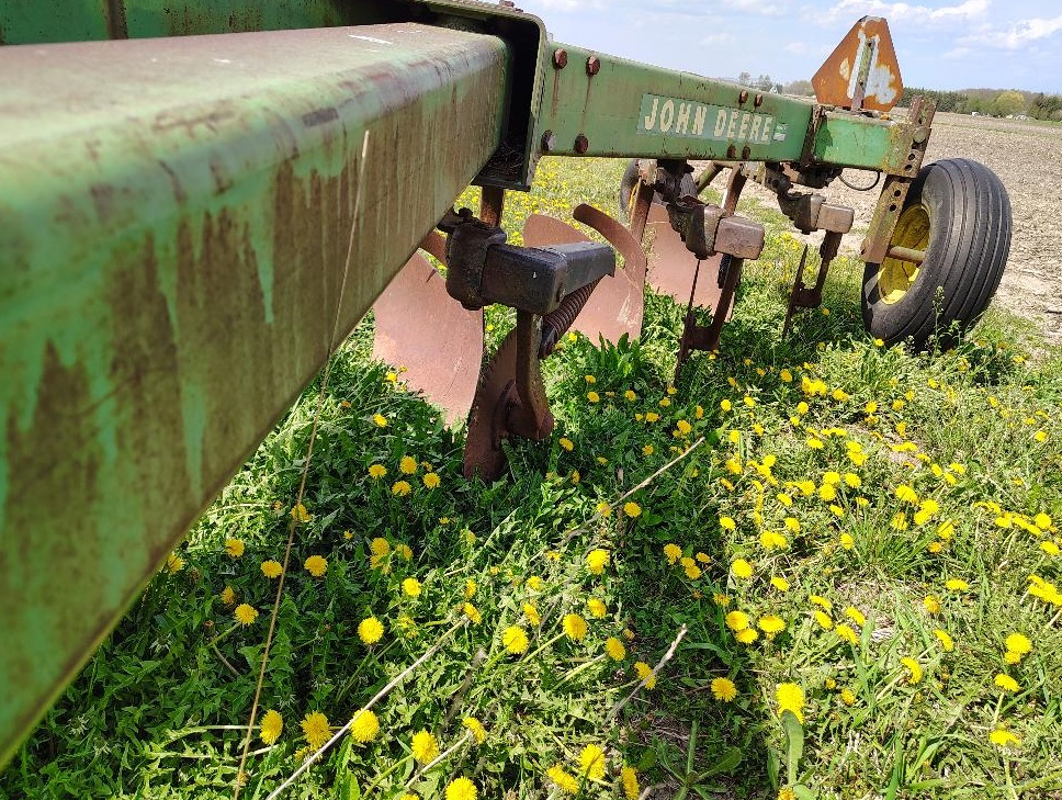 1982 JOHN DEERE 2700 Plow - view 5 of 7