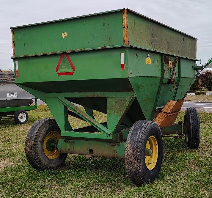 JOHN DEERE 350-22 Gravity Wagon - view 3 of 22