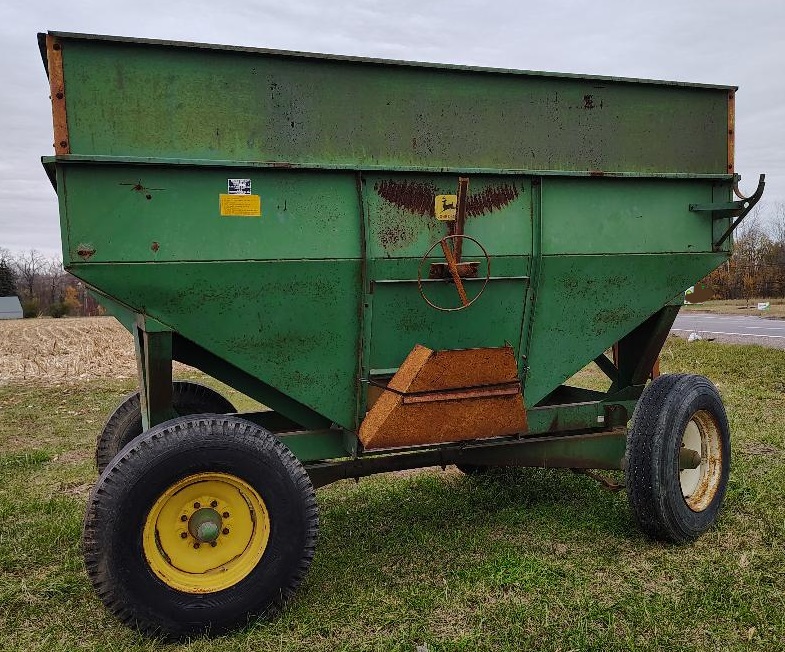 JOHN DEERE 350-22 Gravity Wagon - view 4 of 22