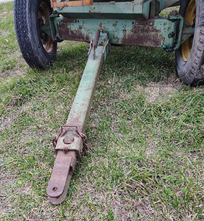 JOHN DEERE 350-22 Gravity Wagon - view 9 of 22