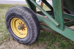 JOHN DEERE 350-22 Gravity Wagon - Image 19