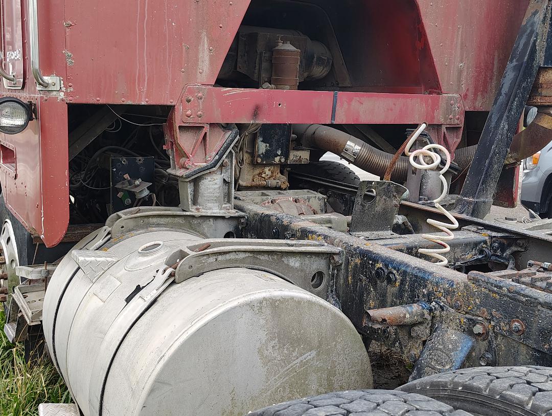 1981 PETERBILT Cabover - view 14 of 43