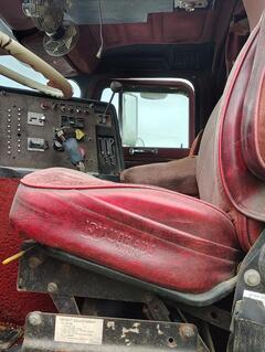 1981 PETERBILT Cabover - Image 35
