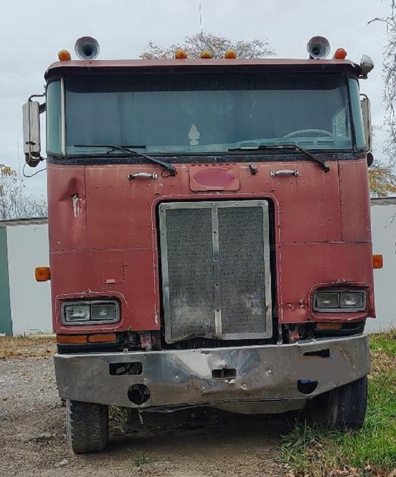 1981 PETERBILT Cabover - view 9 of 43