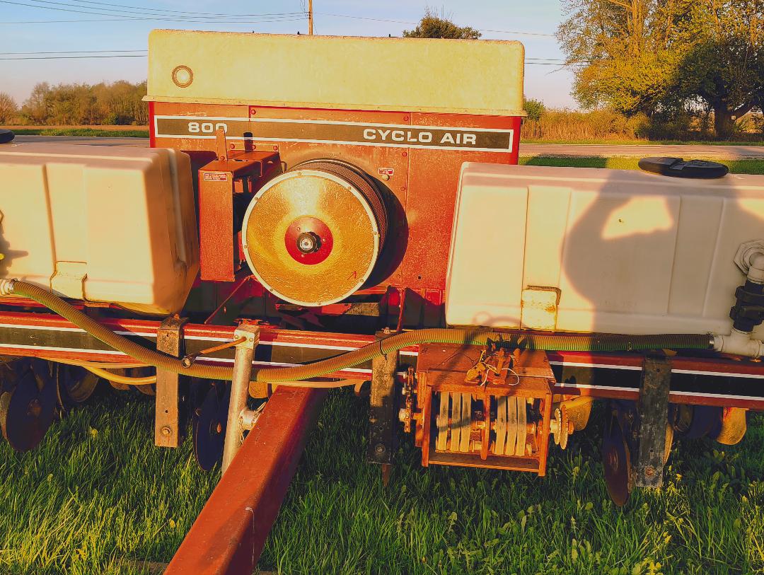 1984 INTERNATIONAL 800 CYCLO AIR PLANTER - view 5 of 12