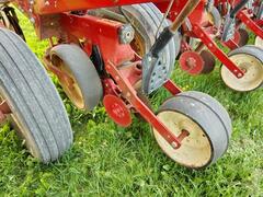 1984 INTERNATIONAL 800 CYCLO AIR PLANTER - Image 10