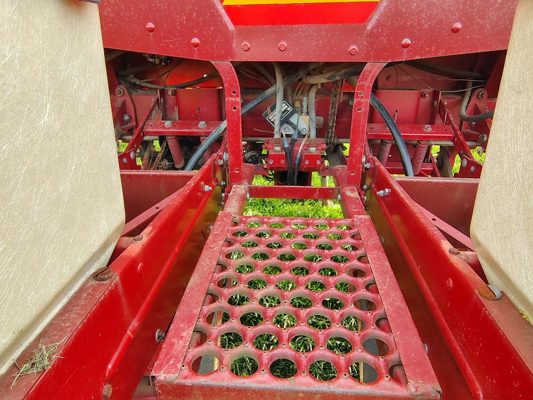 1984 INTERNATIONAL 800 CYCLO AIR PLANTER - view 11 of 12