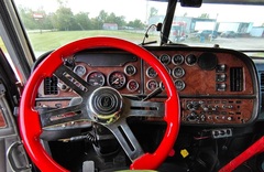 2005 PETERBILT 379 - Image 26