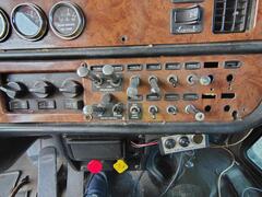 2005 PETERBILT 379 - Image 30