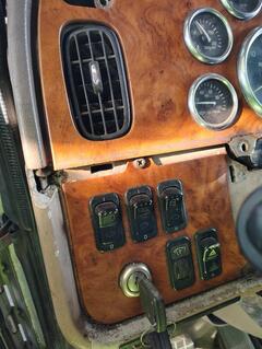 2008 PETERBILT 386 - Image 25