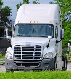 2012 FREIGHTLINER Cascadia - Image 2