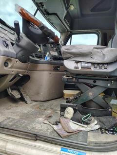 2012 FREIGHTLINER Cascadia - Image 27