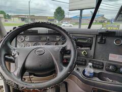 2012 FREIGHTLINER Cascadia - Image 28