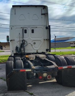 2012 FREIGHTLINER Cascadia - Image 6