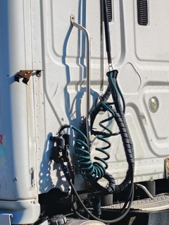 2012 FREIGHTLINER Cascadia - Image 12