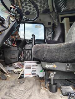 1999 KENWORTH W900L - Image 10