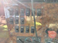 2005 INTERNATIONAL 9900i - Image 17