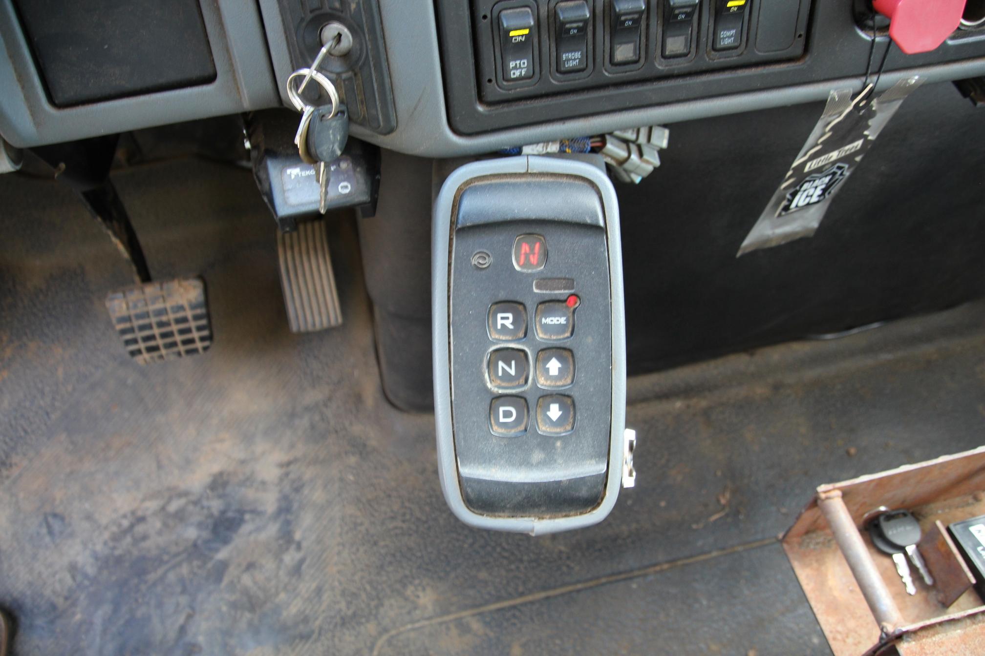 2006 INTERNATIONAL DuraStar 4400 - Image 23