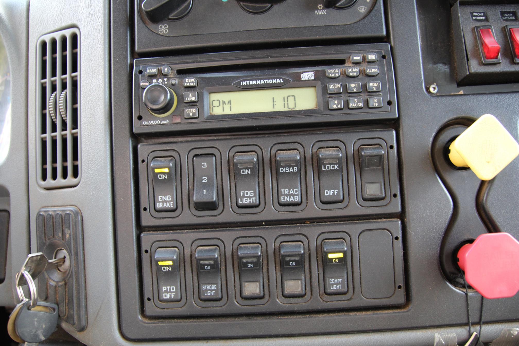 2006 INTERNATIONAL DuraStar 4400 - Image 24