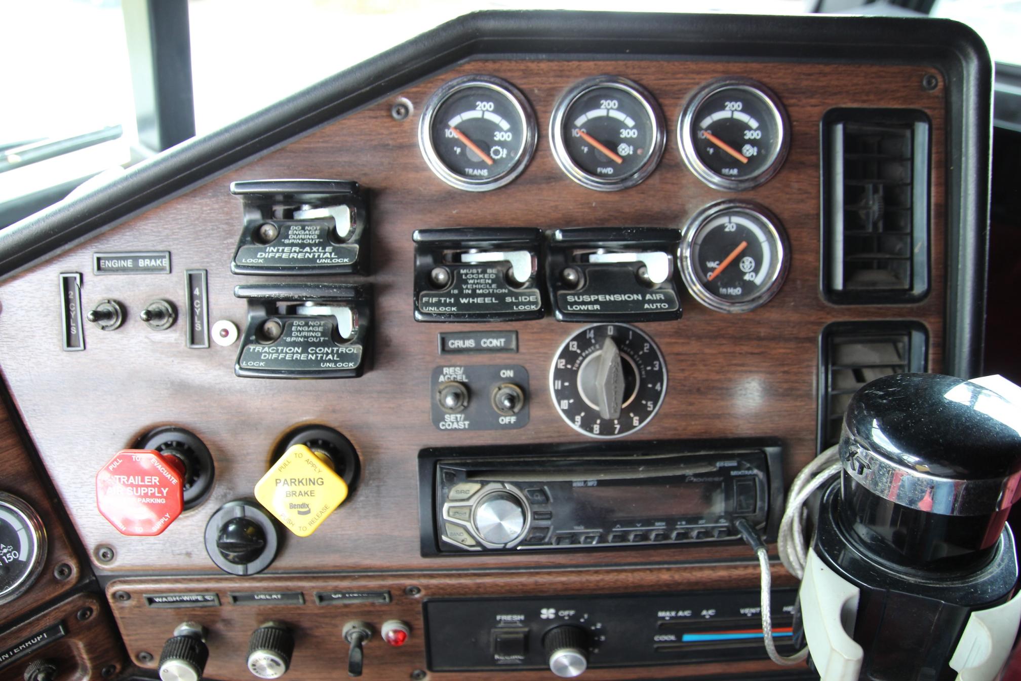 1995 FREIGHTLINER 120 - Image 31