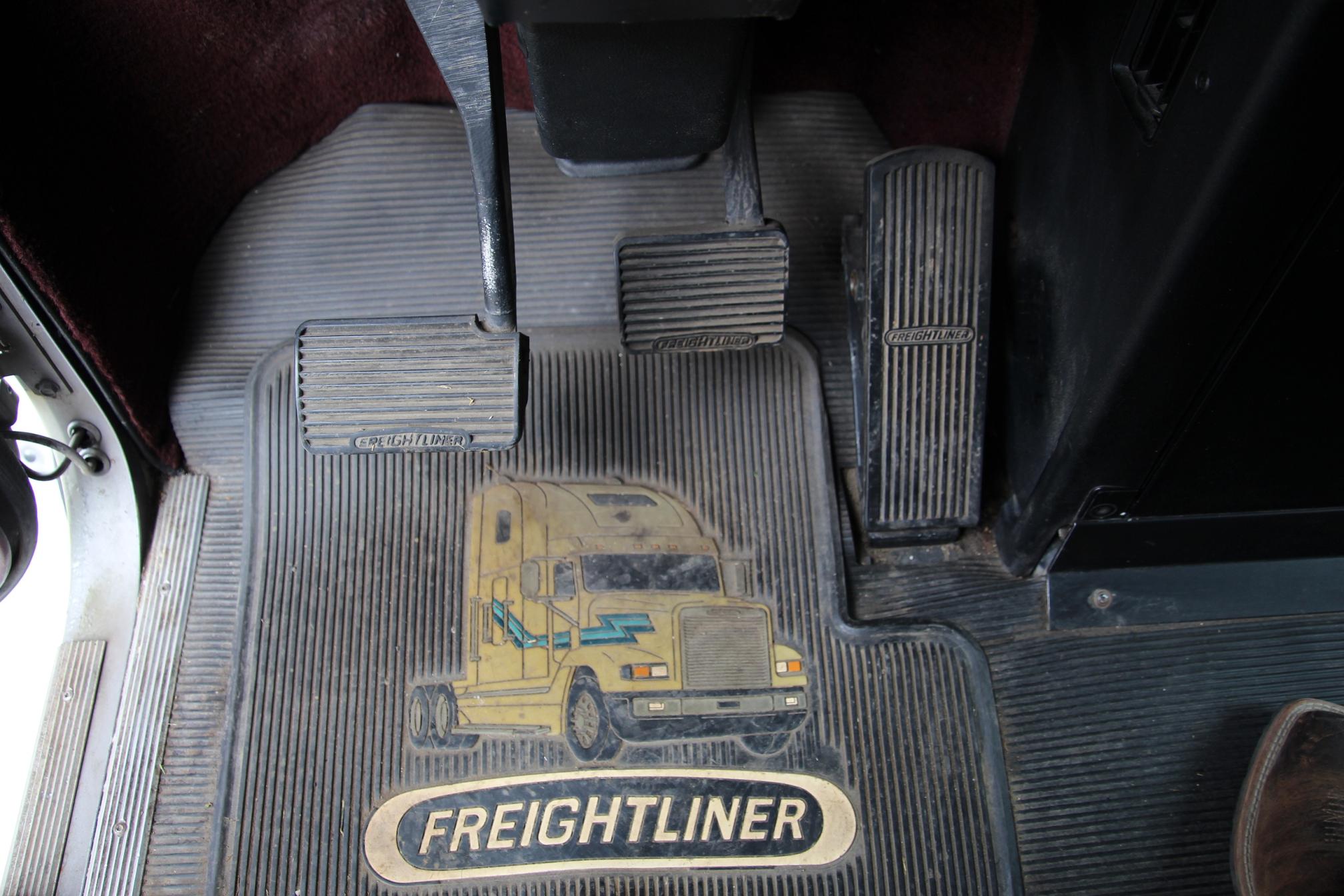 1995 FREIGHTLINER 120 - Image 40