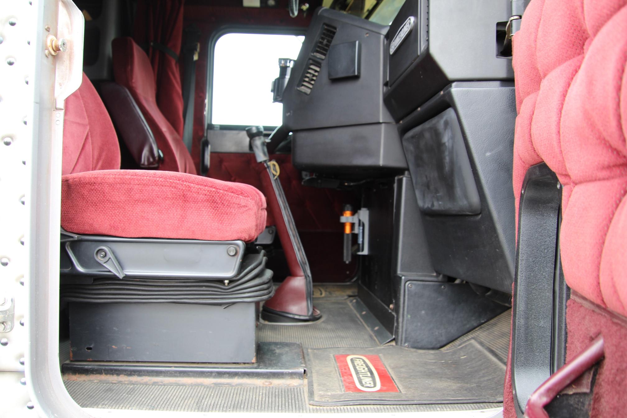 1995 FREIGHTLINER 120 - Image 46