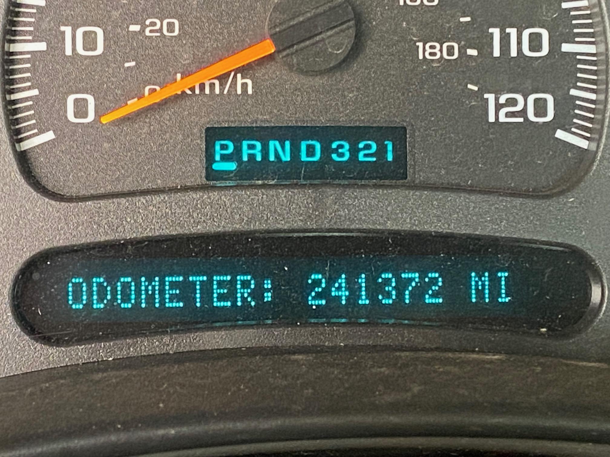 2003 GMC Sierra - view 9 of 21