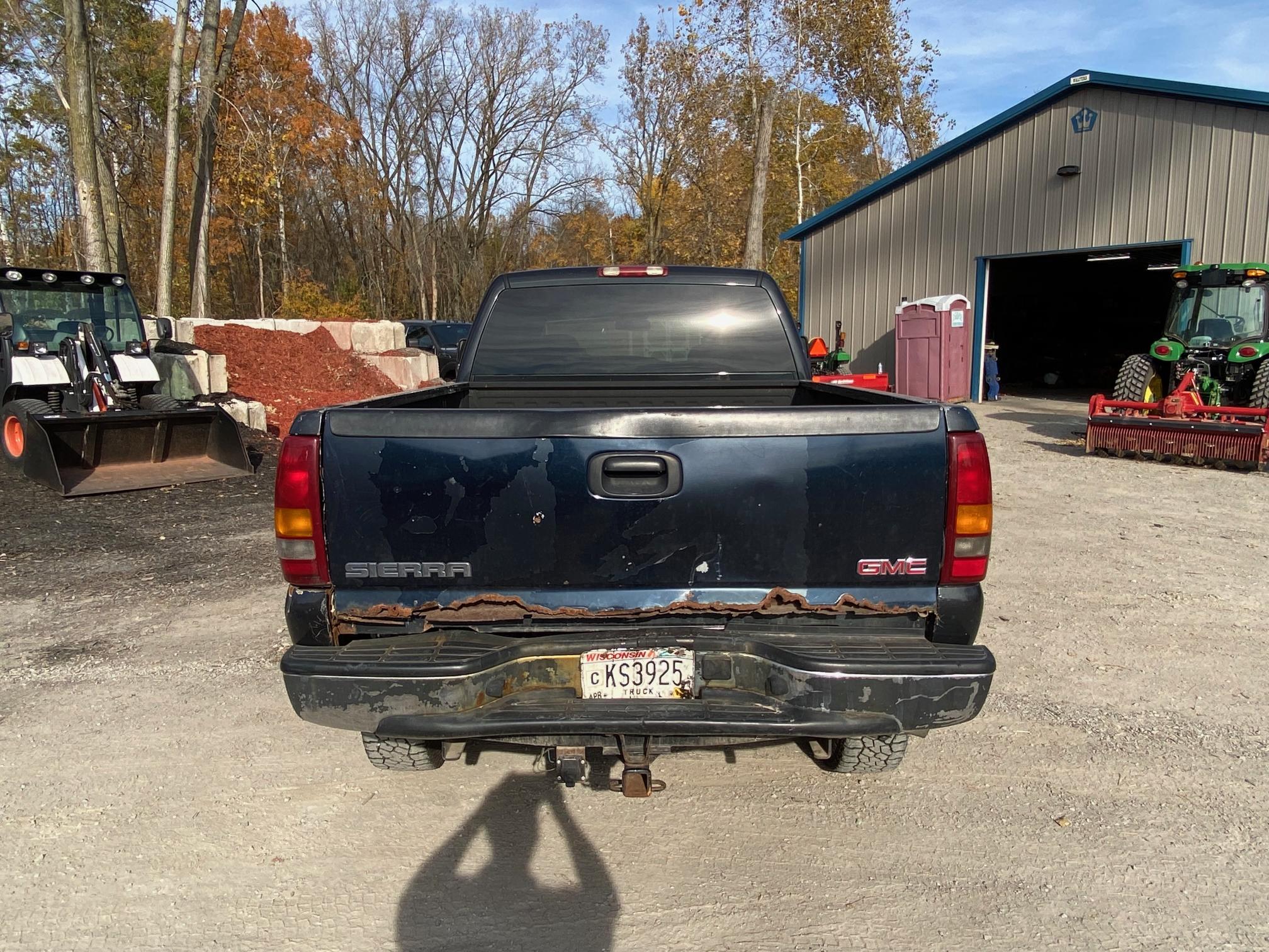 2003 GMC Sierra - view 7 of 21