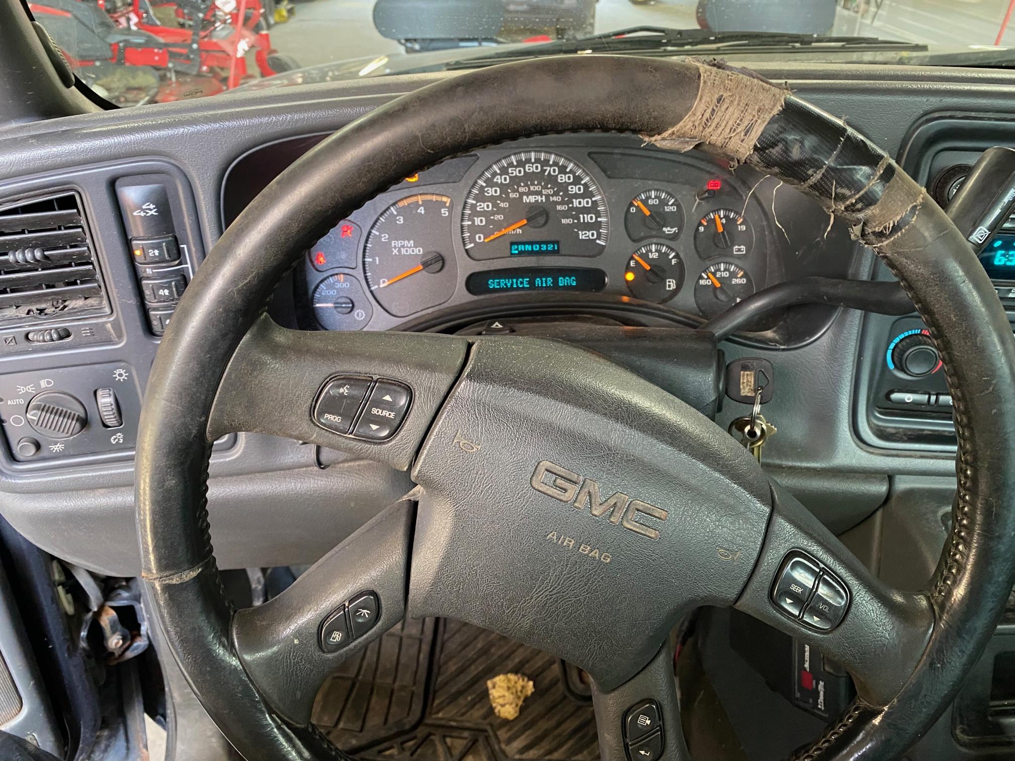 2003 GMC Sierra - view 11 of 21
