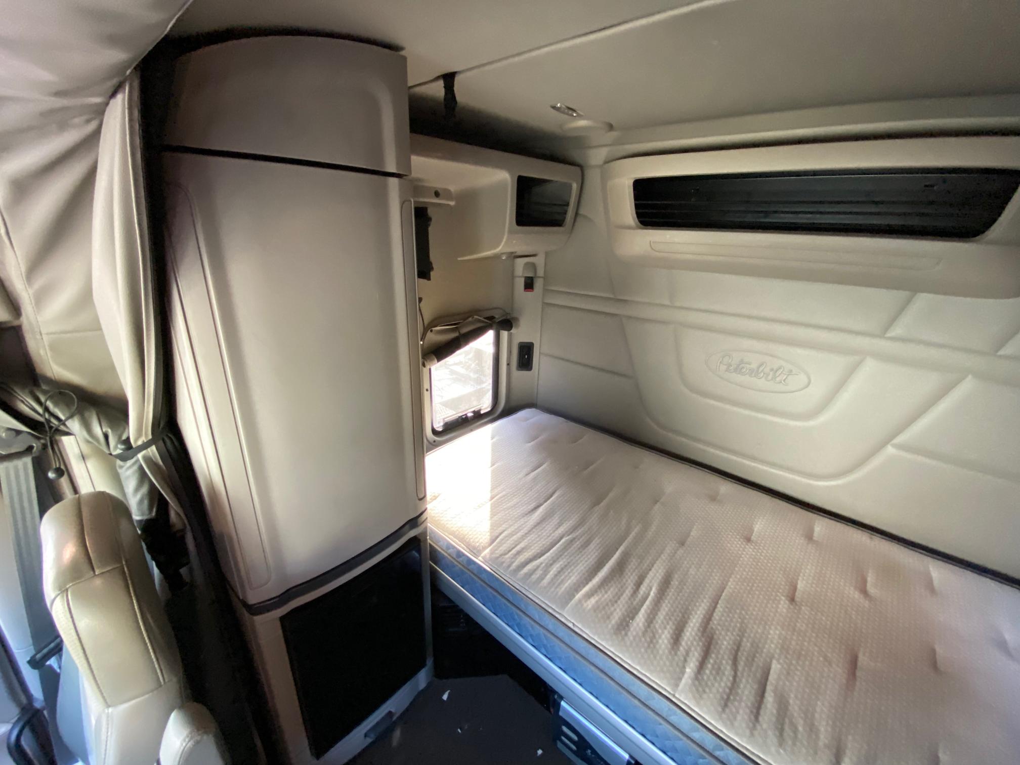 2020 PETERBILT 579 - view 20 of 40