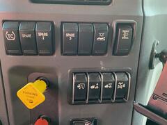 2020 PETERBILT 579 - Image 21