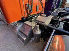2020 PETERBILT 579 - Image 11