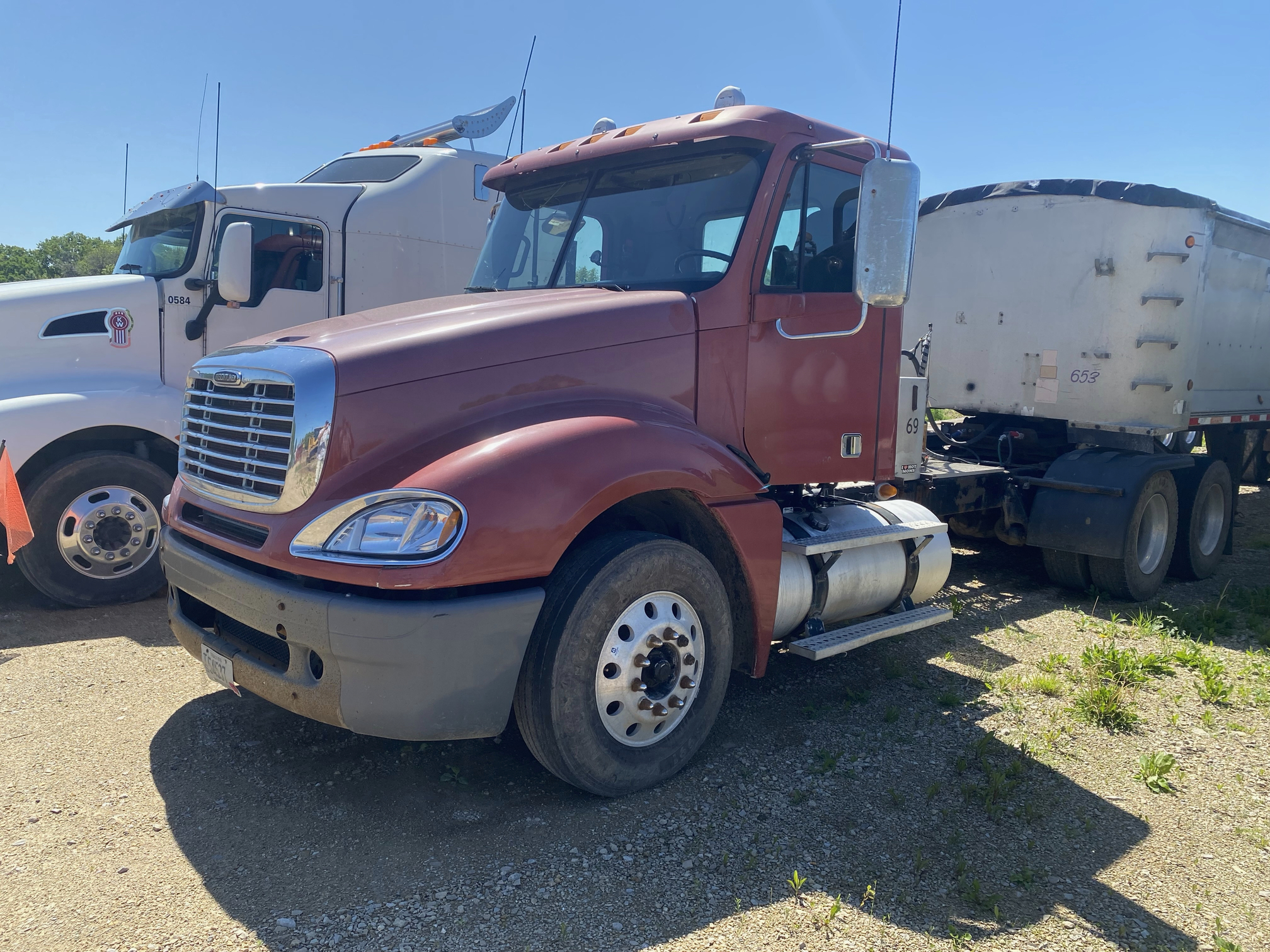2008 FREIGHTLINER Columbia - view 3 of 28