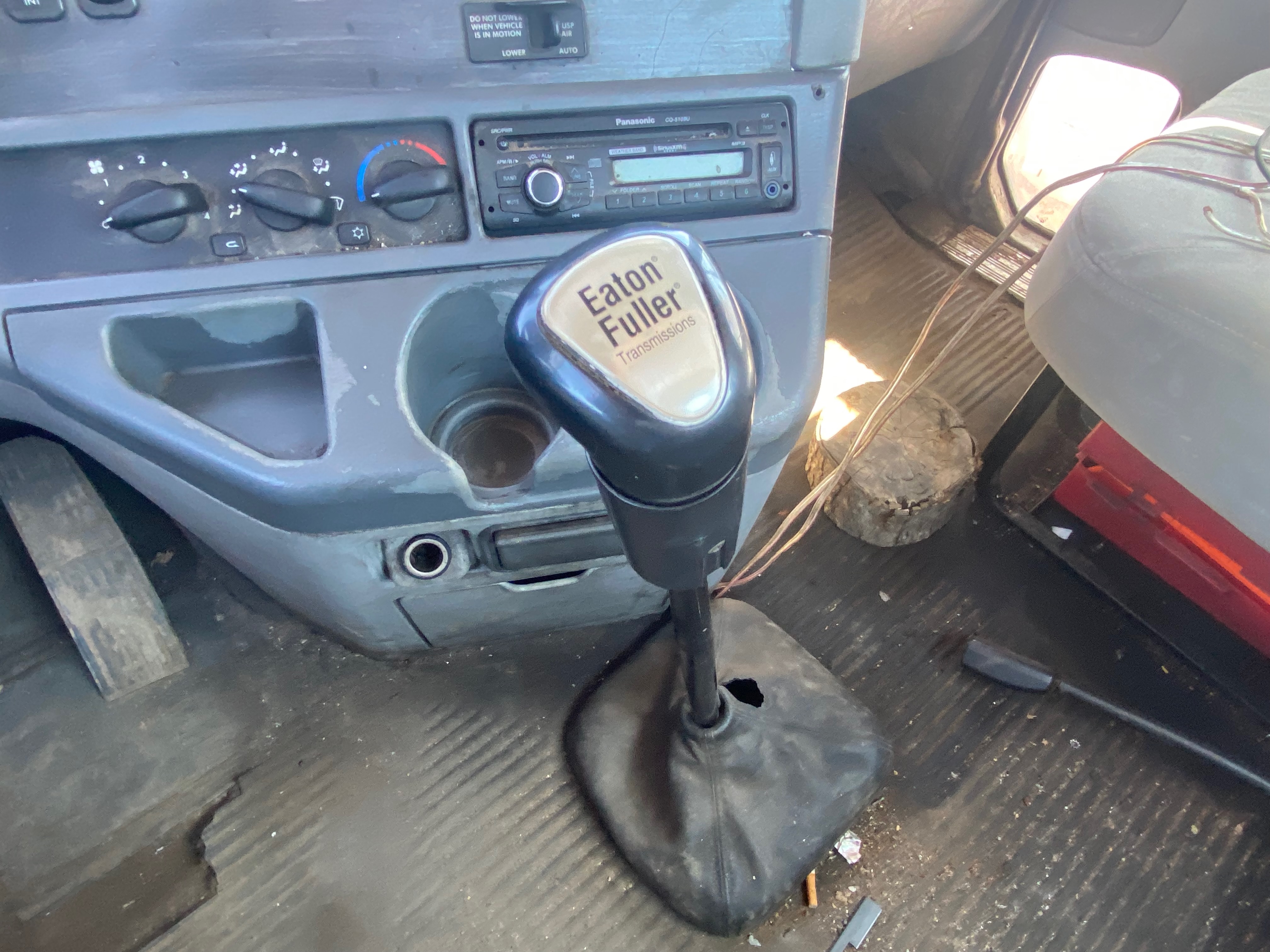 2008 FREIGHTLINER Columbia - view 12 of 28