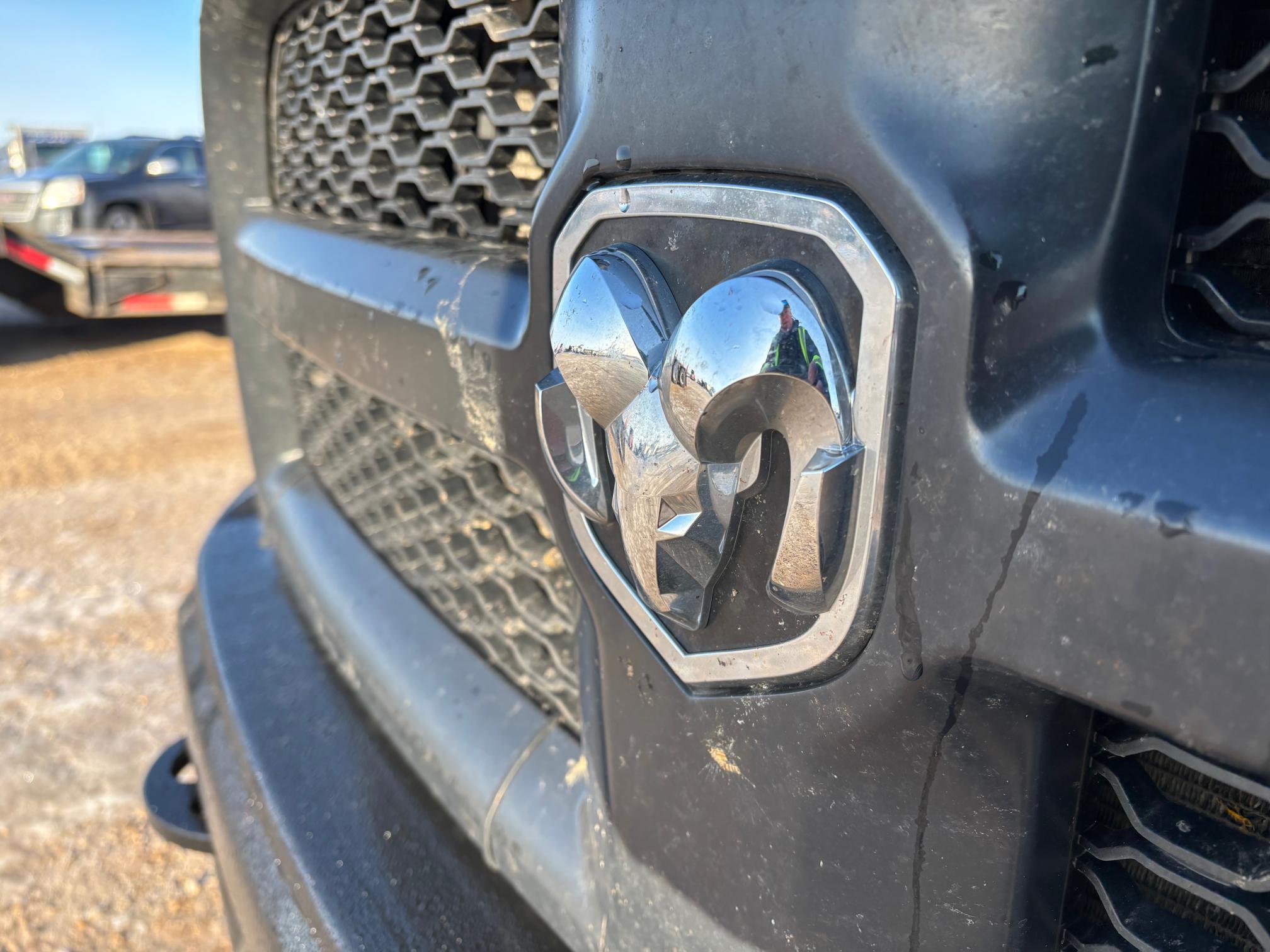 2017 RAM 3500 - view 10 of 31