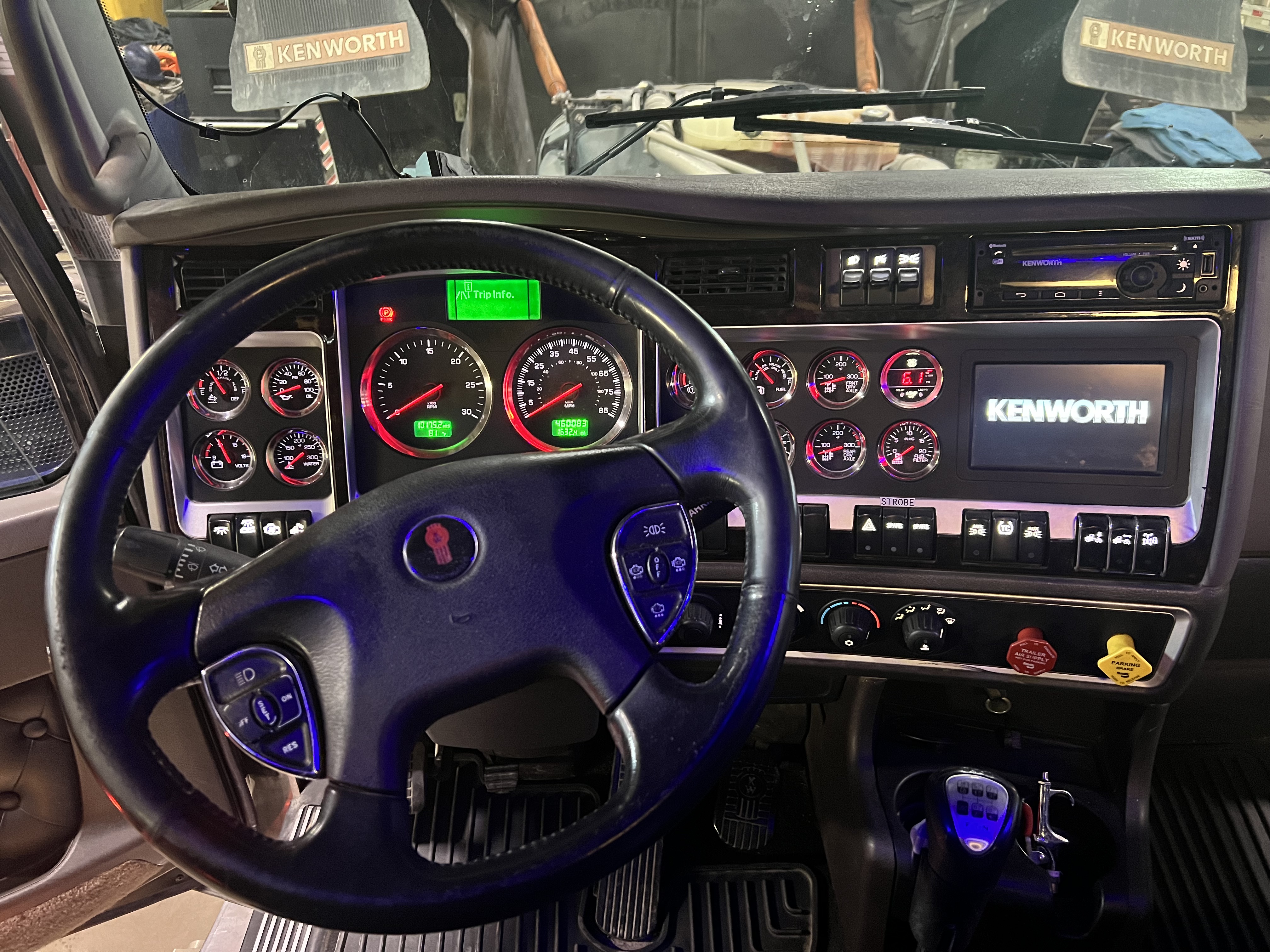 2019 KENWORTH W900 - Image 14
