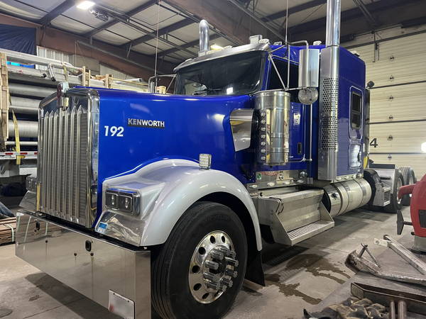 2019 KENWORTH W900