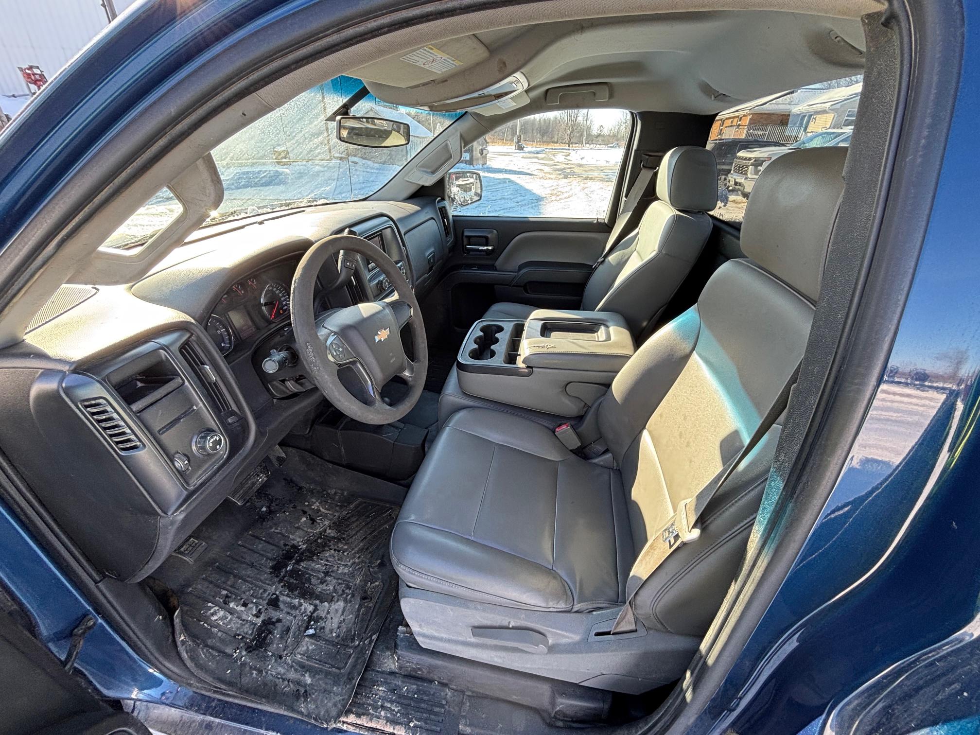 2015 CHEVROLET Silverado 2500 - view 8 of 23