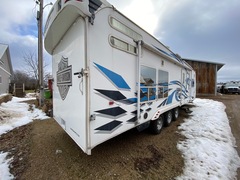 2008 WEEKEND WARRIOR RV FSW 2800 - Image 2