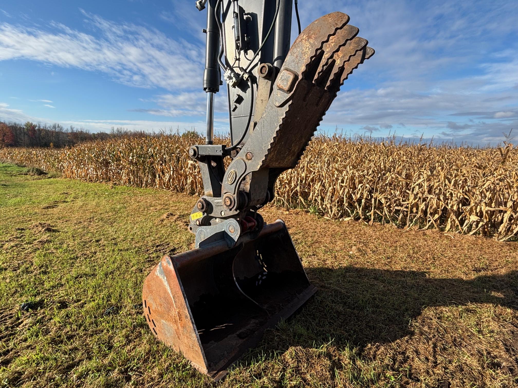 2019 VOLVO EC220EL - view 20 of 31