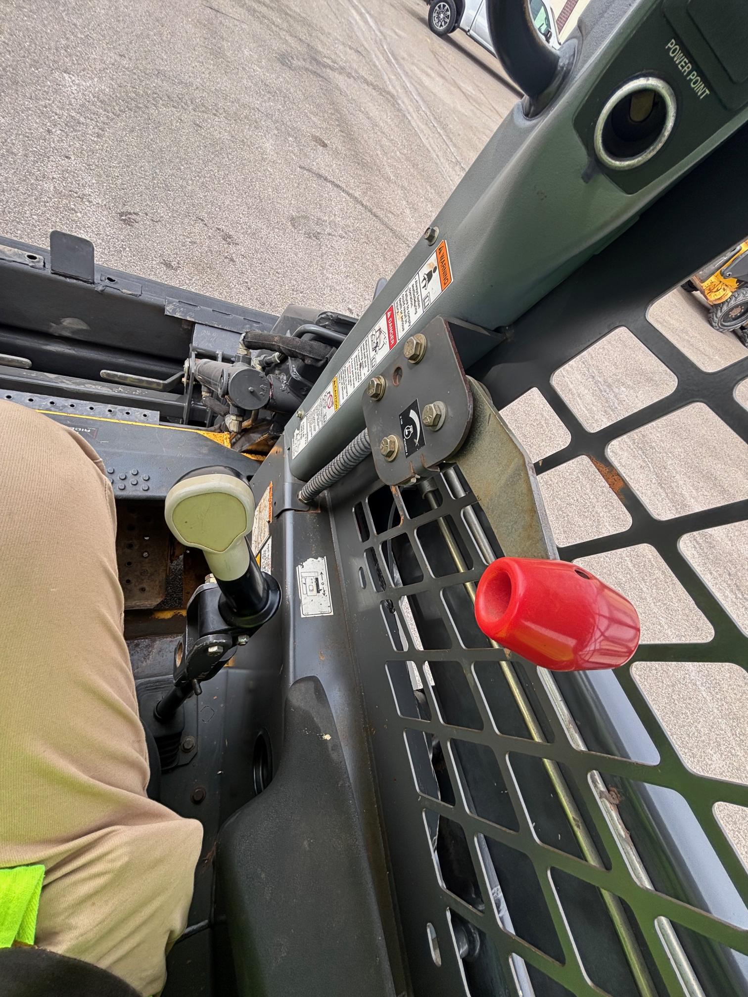 2008 NEW HOLLAND L170 - view 18 of 26